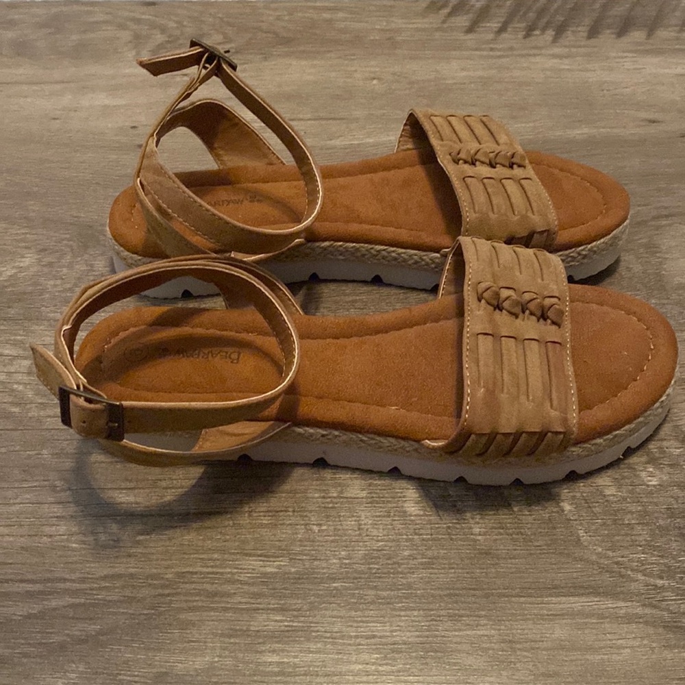 COPY - Like new Bearpaw ankle strap sandals size 9